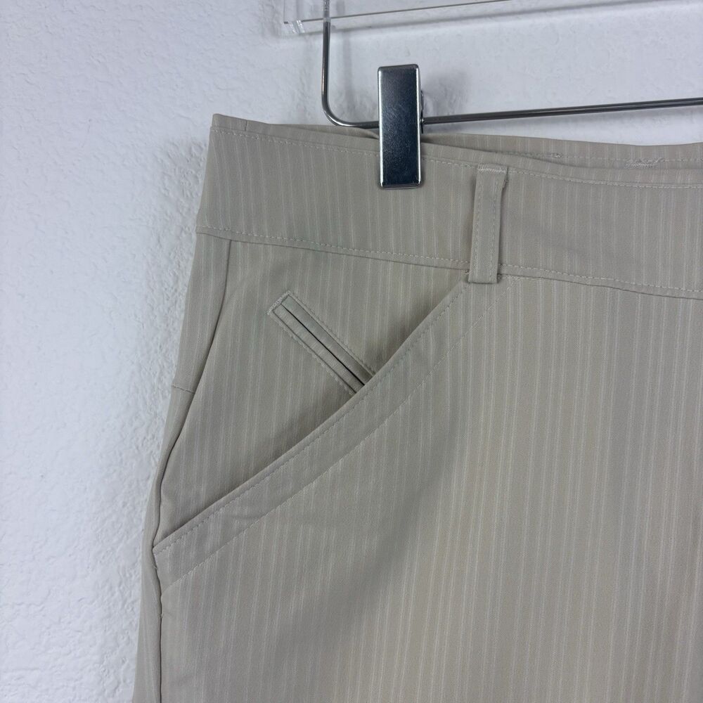 Nike Golf Women’s Shorts 10 Beige Khaki Stretch Pinstriped Bermuda Dri-fit Dry - Picture 7 of 14